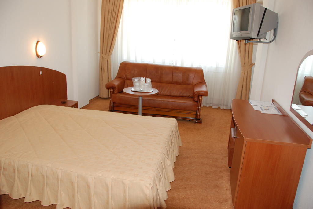 Hotel Deva Extérieur photo